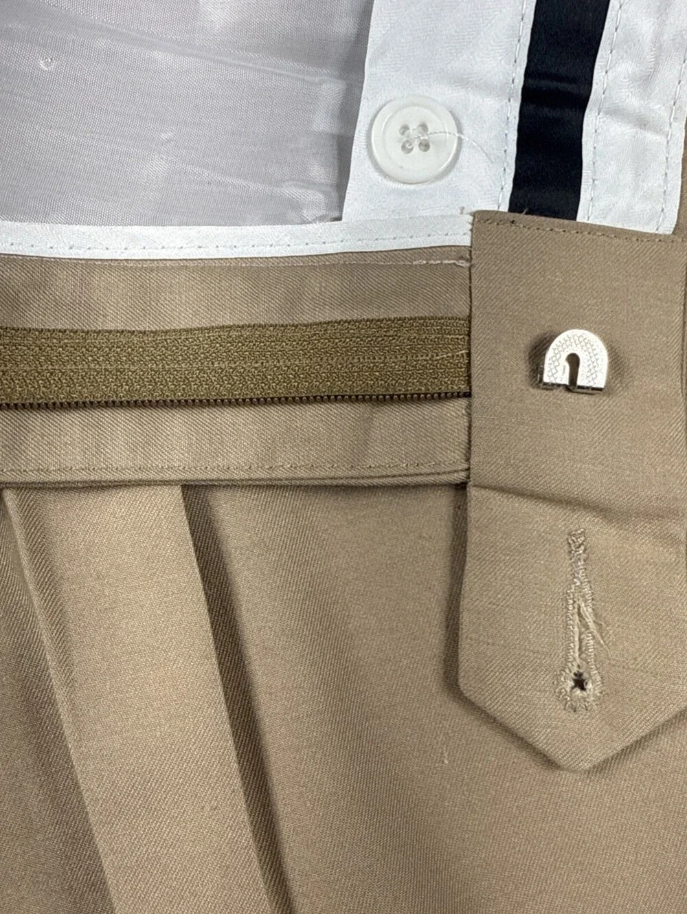 Gucci Men Wool Poly Beige Pants Trousers Size 40 Fits 32x31” France VTG 2001 EUC